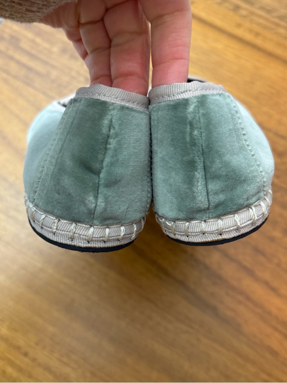 Flabelus Shikoku Women's Velvet Slip-On Flats in Sage Green Size 39 - Picture 3 of 10